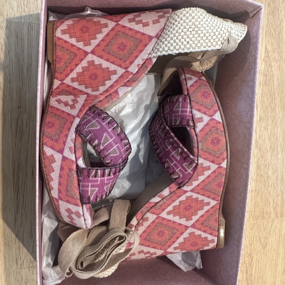 Stuart Weitzman Biarritz wedges